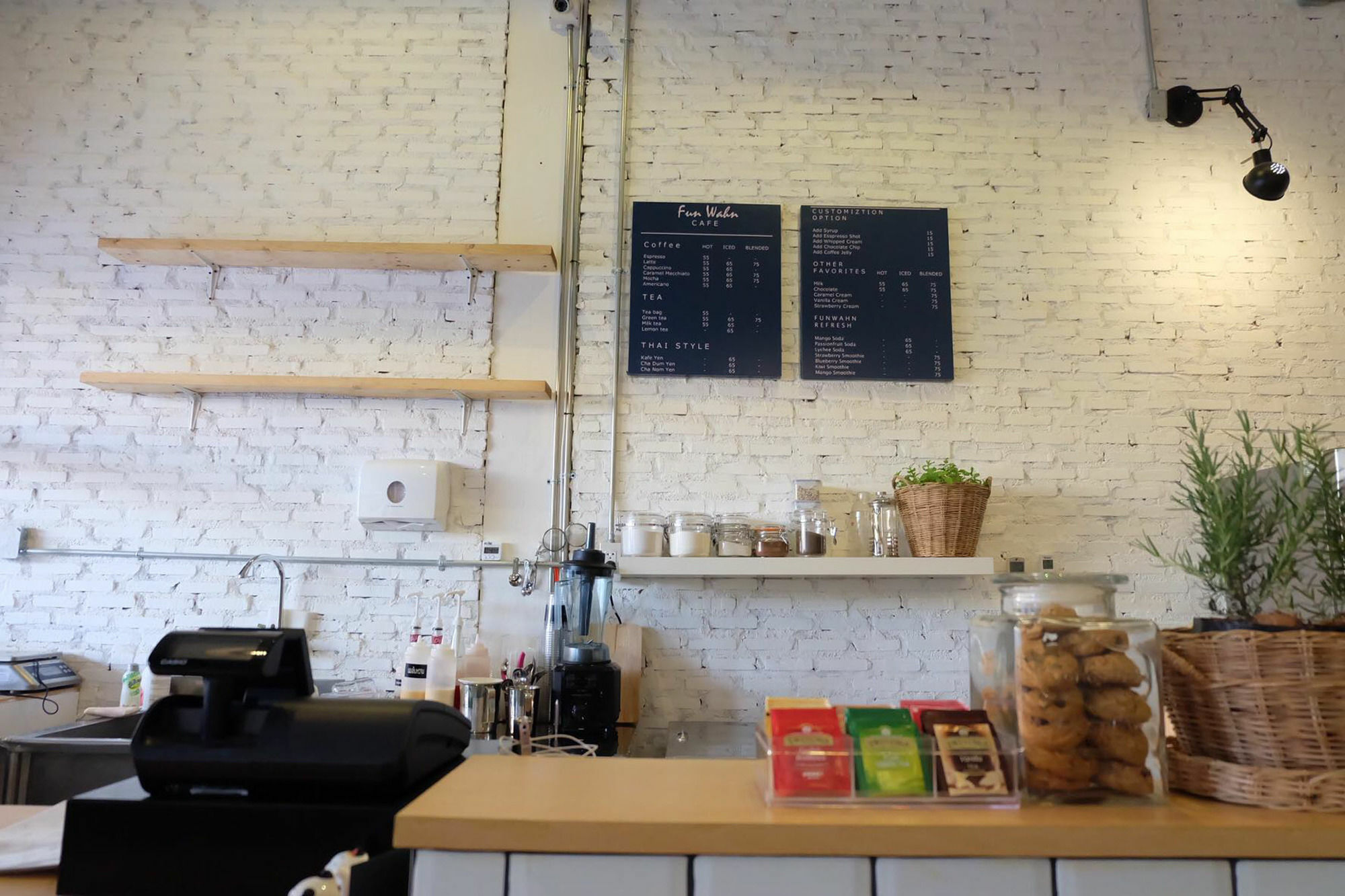 Funwahn Hostel And Cafe Chiang Mai Dış mekan fotoğraf